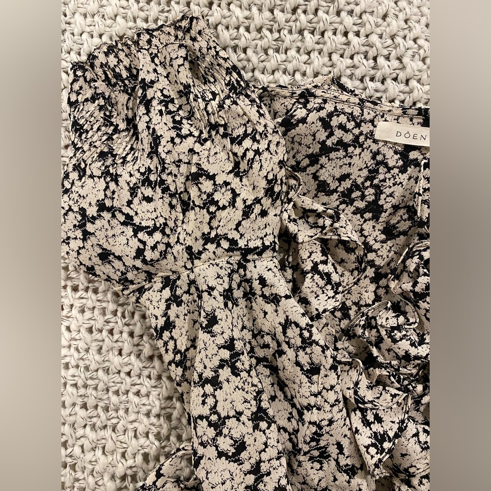 DOEN viola wrap top sz Small ruffled tie waist floral blouse - Picture 7 of 11